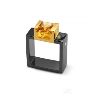 daniela-komatovic-vertex-black-gold-ring-citrine-diamond-wb